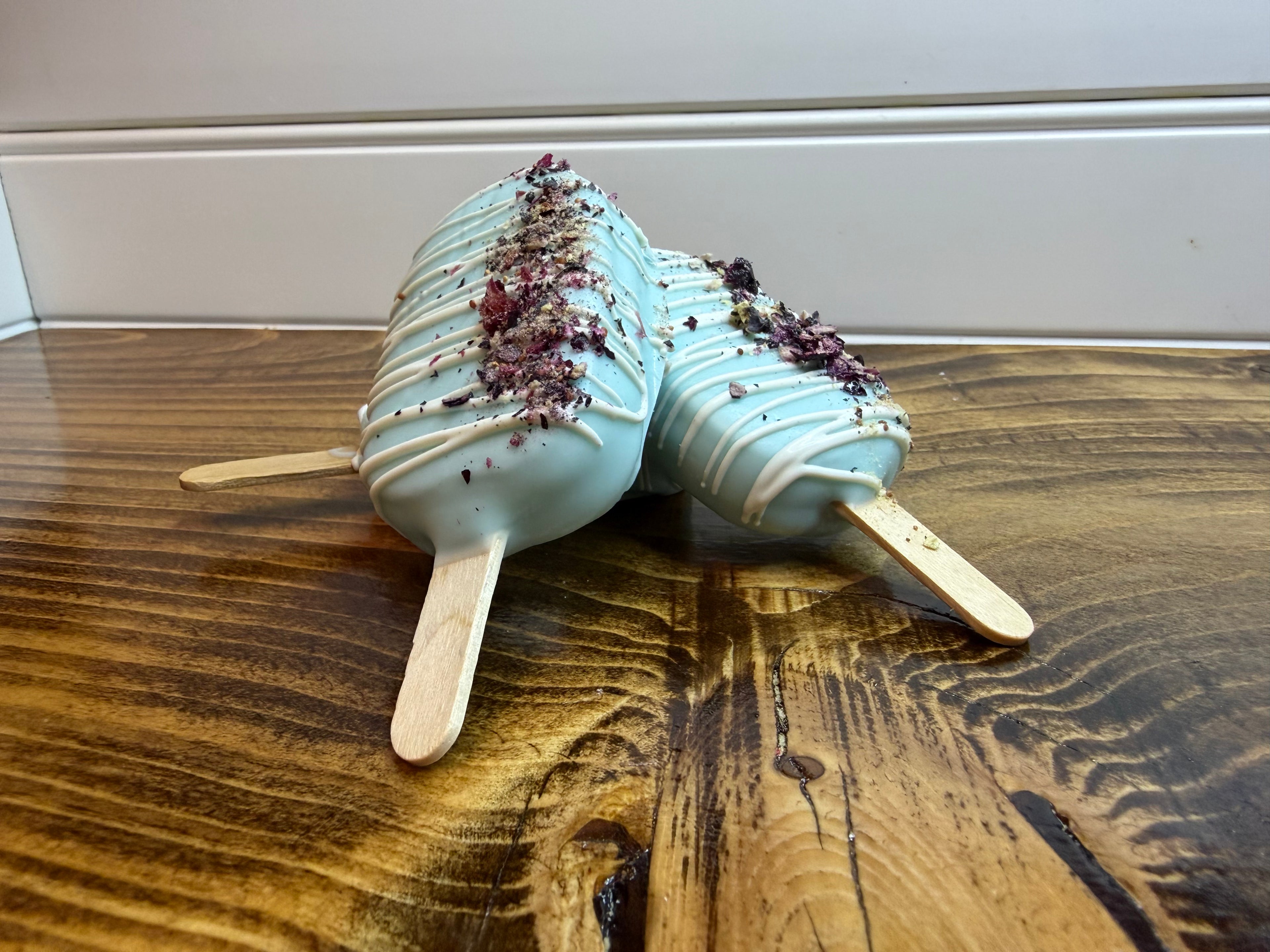 Lemon Blueberry Cakepop